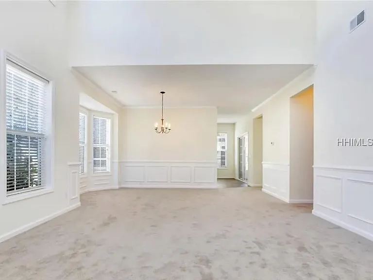 77 Regent Ave — Photo 10