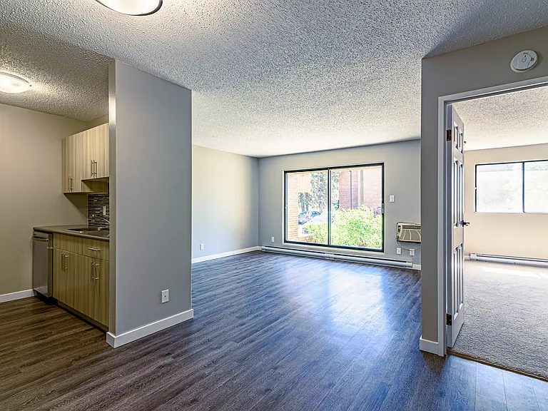 141 Strauss Dr — Photo 5