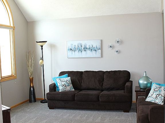 3rd image of 4712 Birch Creek Dr