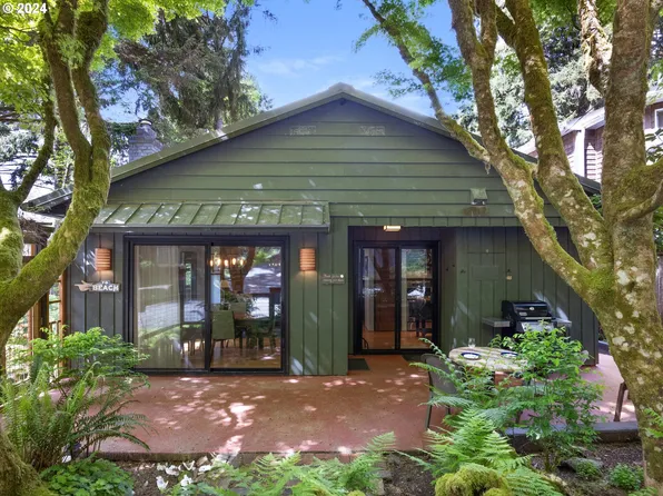 132 Arbor Ln, Cannon Beach, OR 97110