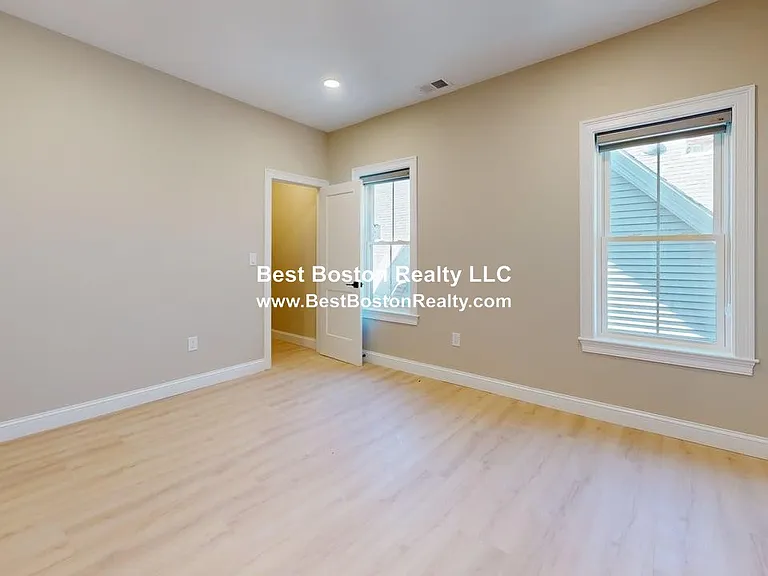 231 Highland Ave #3 — Photo 9