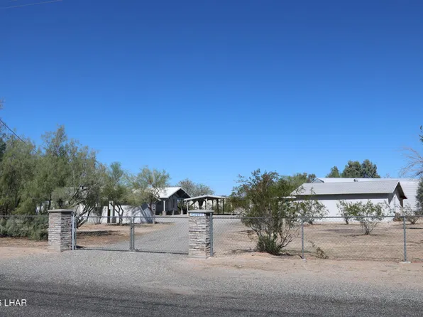 42795 Winema Dr, Bouse, AZ 85325