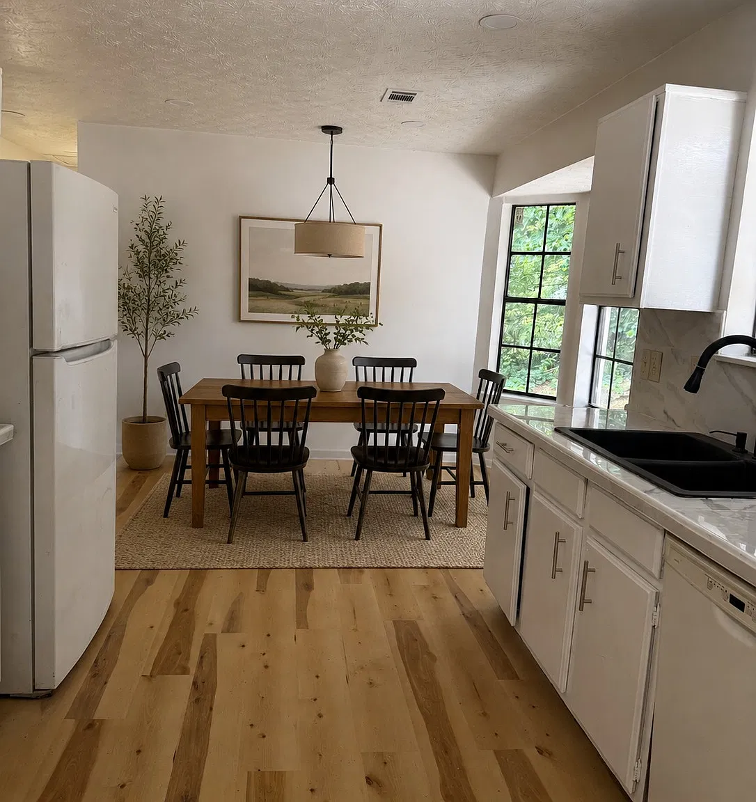 3 bed, 1044 sqft, $2,200 — Photo 4