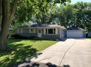 8224 Scott Ln, Machesney Park, IL 61115
