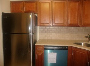 4205 164th St, Flushing, NY 11358