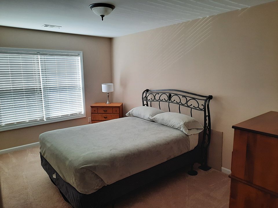 1st image of 180 Heritage Point Dr