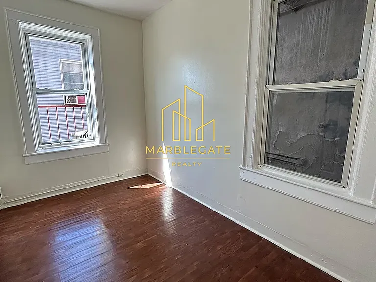 280 Verona Ave #V33 — Photo 5