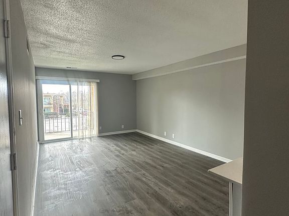 3rd image of 1252 W 73rd St #L