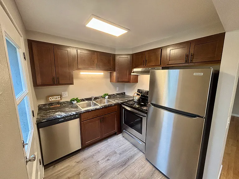 2210 Catalpa Rd #D — Photo 1