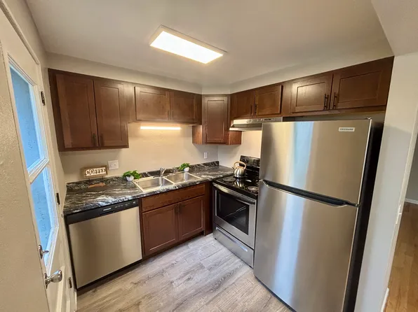 2210 Catalpa Rd APT D, Madison, WI 53713