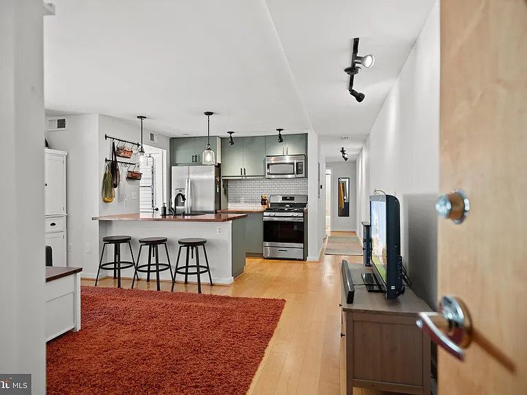 1439 Chapin St NW #103 — Photo 3