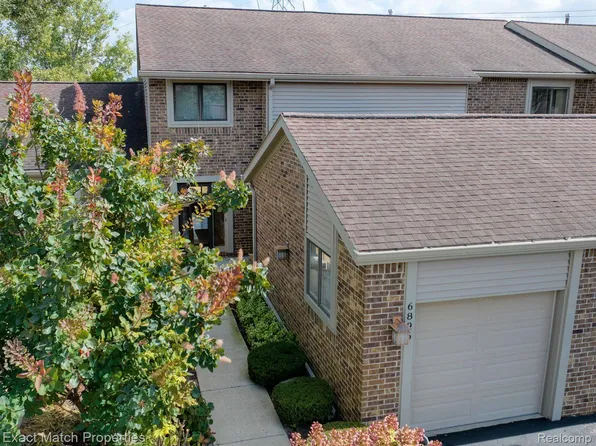 6896 Northcrest Way E #15, Clarkston, MI 48346