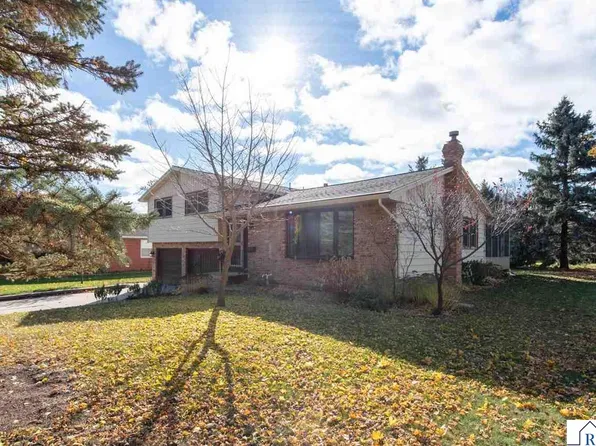 309 Viking Dr, Mankato, MN 56001