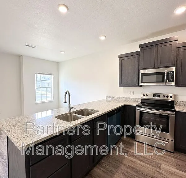 779 S Amarillo Ave #1 — Photo 6