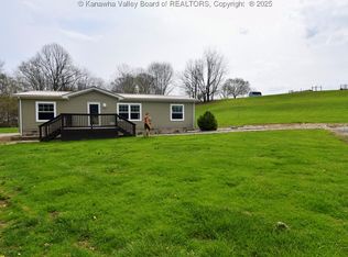 2761 Wells Lock Rd, Elizabeth, WV 26143