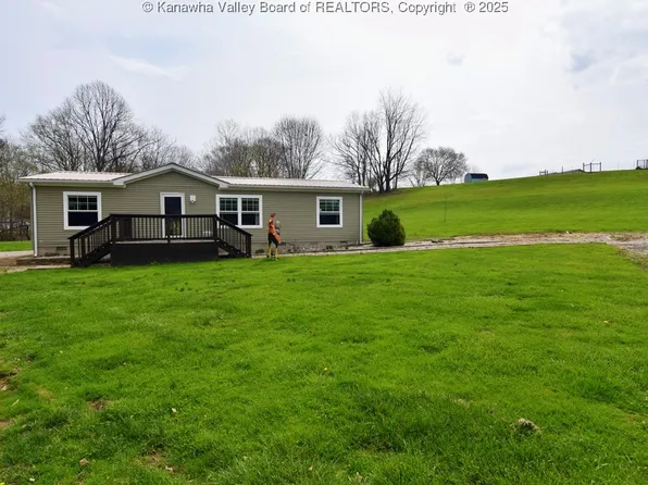 2761 Wells Lock Rd, Elizabeth, WV 26143