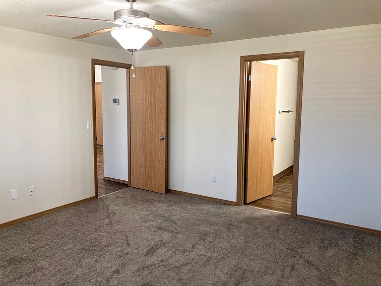 5402 Kirkwood Ln — Photo 18