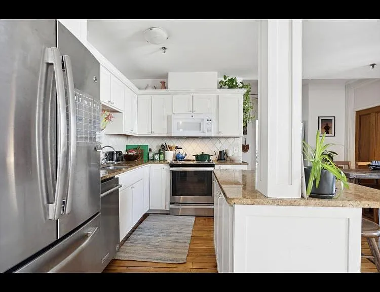 55 Pitt St #4 — Photo 9