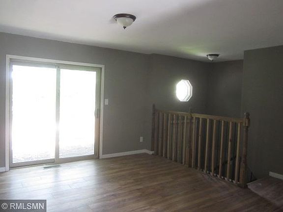 4th image of 1426 Desoto St