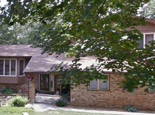 3711 S Hills Ln, Eagan, MN 55123