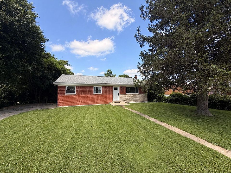 1st image of 210 Cottonwood Dr