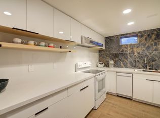 4042 90th Ave SE, Mercer Island, WA 98040