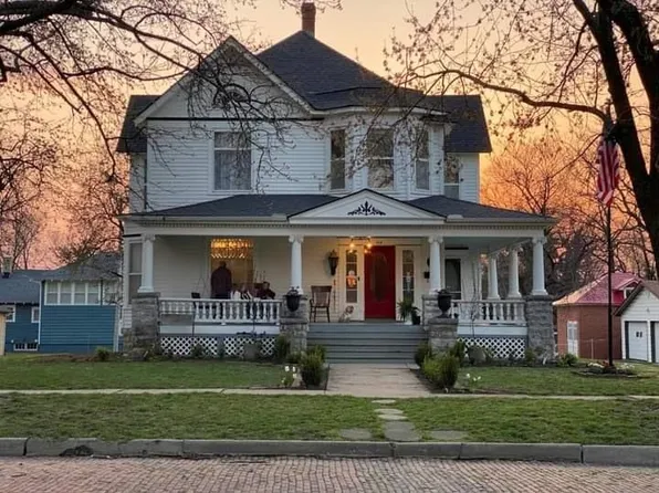 815 S Highland Ave, Chanute, KS 66720