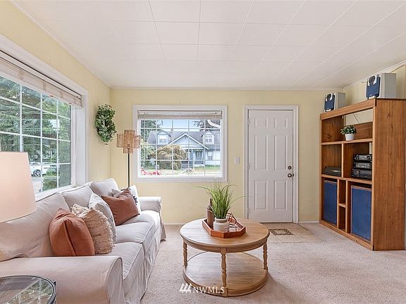 5th image of 827 Orange Avenue