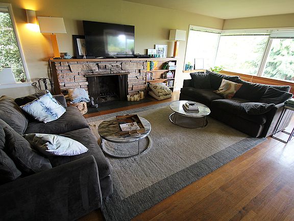 5th image of 6042 50th Ave NE
