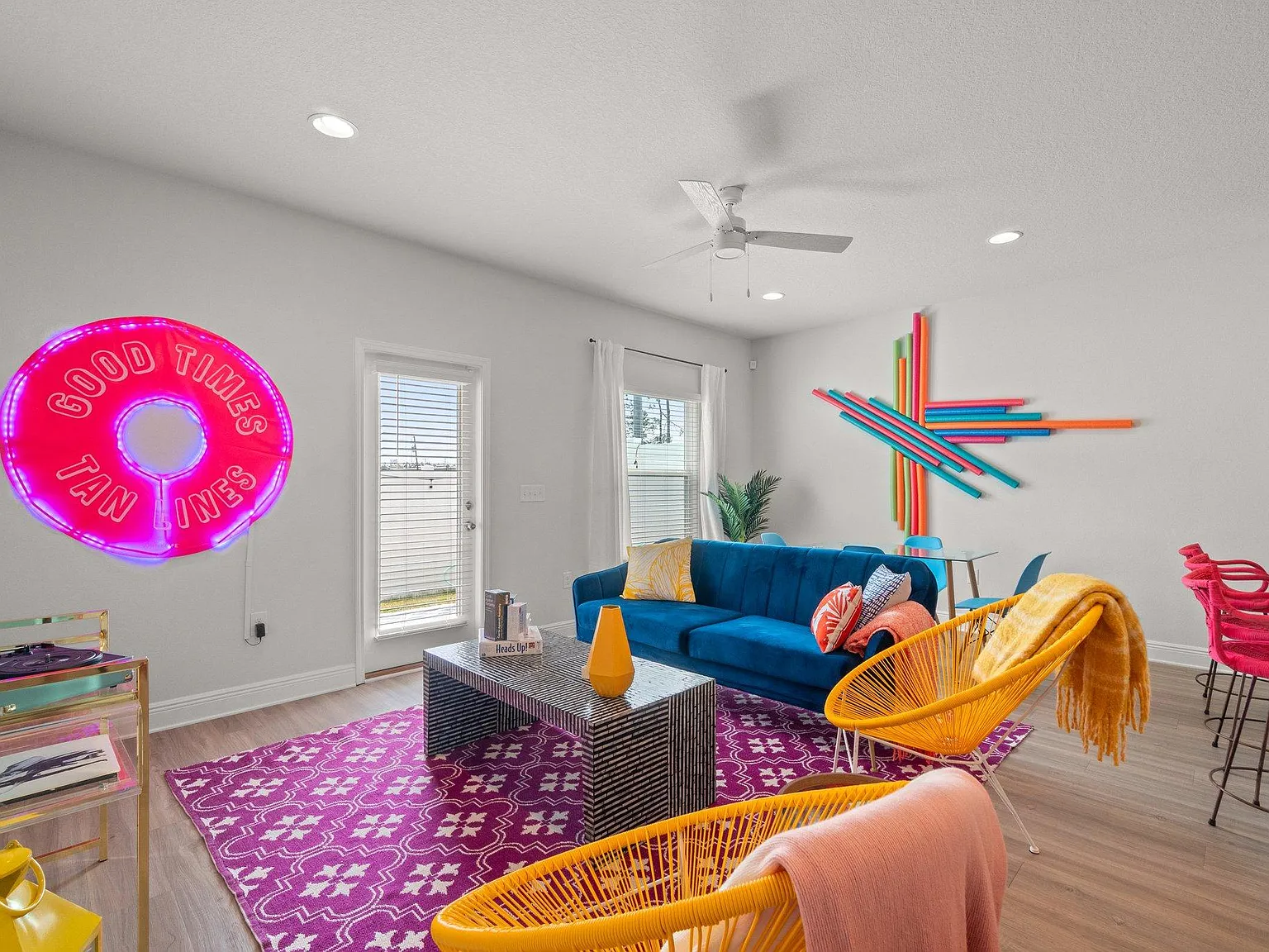 3 bed, 2.5 bath, 1496 sqft, $2,300 — Photo 1