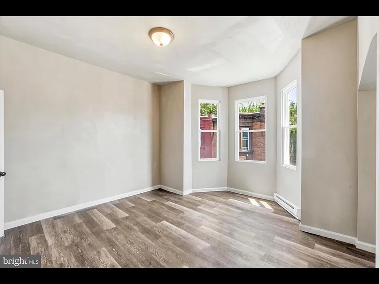 3114 Custer St #1 — Photo 6