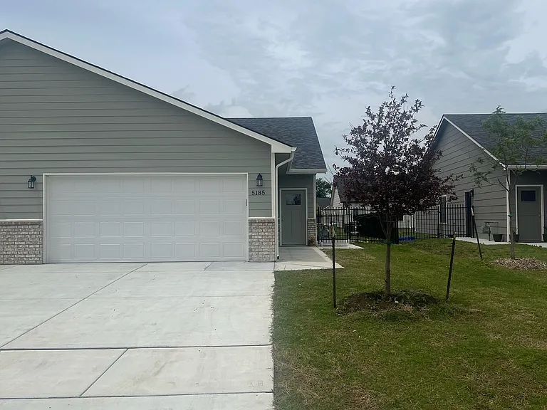 5183 N Cypress St — Photo 15