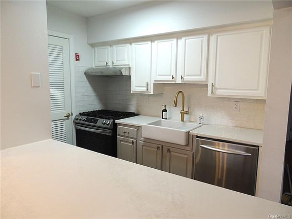 4th image of 1174 Washington Grn