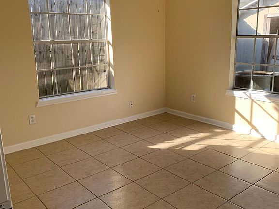 4th image of 5930 Honeysuckle Dr