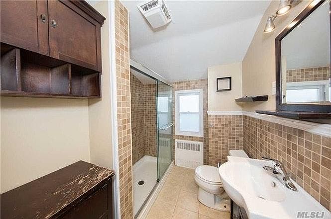 2nd image of 20 Henry Avenue # Floor