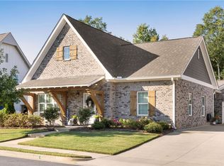 808 Clear Spring Dr, Auburn, AL 36830