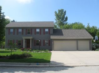 613 Greenway Ter, Hartland, WI 53029