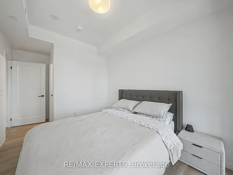 280 Dundas St W #1805 — Photo 6