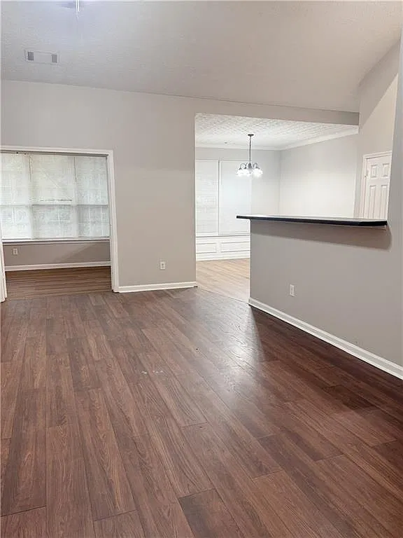 3 bed, 2.0 bath, 1640 sqft, $2,050 — Photo 4