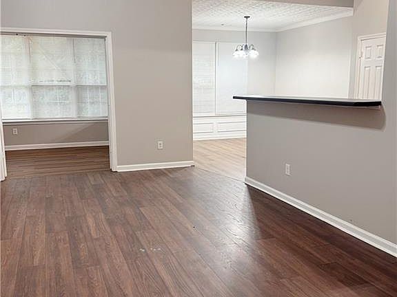 4th image of 204 Kingfisher Point