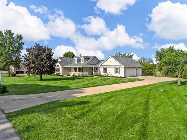 1729 Everest Ave, O'Fallon, MO 63366