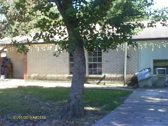 3rd image of 110 N Creek Dr
