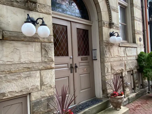 526 Lockhart St #2, Pittsburgh, PA 15212