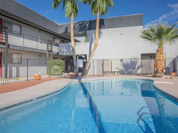 Westside Commons - Beautiful One and Two Bedroom Available NOW! - ONE MONTH FREE!!