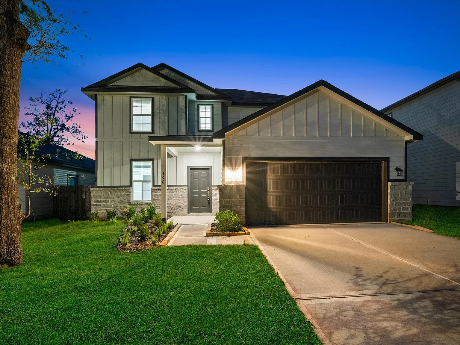 4 bed, 2.5 bath, 2797 sqft, $2,200 — Photo 1