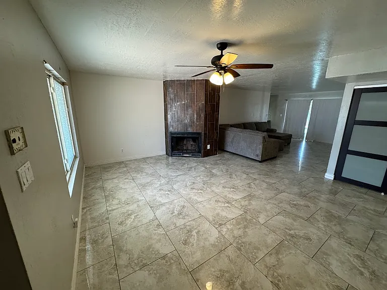 1890 E Aspen Dr — Photo 15