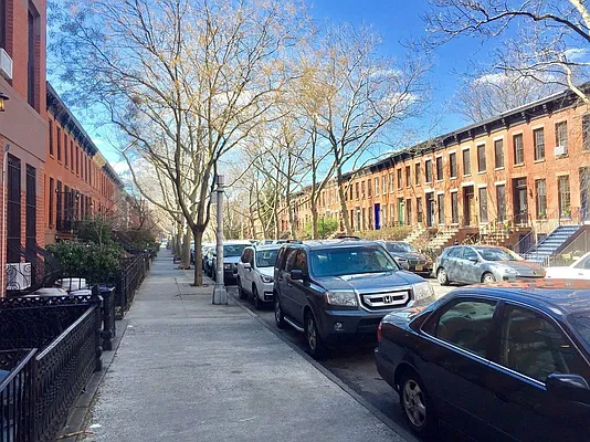 Rented by Remax Real Estate Professionals | media 27