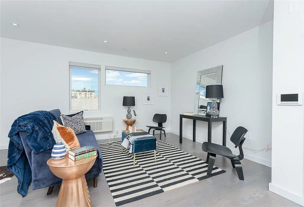 1 bed, 1.0 bath, 750 sqft, $2,200 — Photo 2