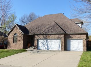 2867 S Scotts Ln, Springfield, MO 65807