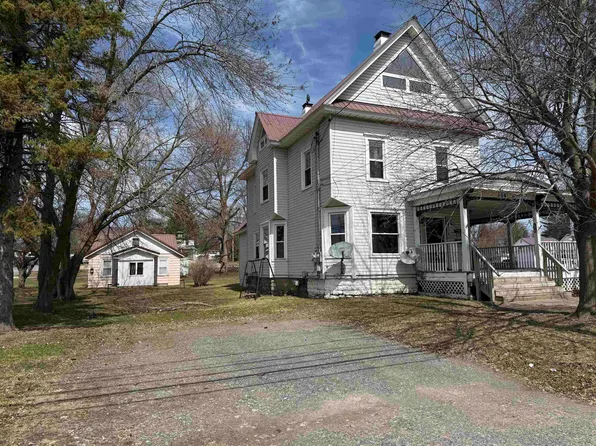 134 Center St, Massena, NY 13662